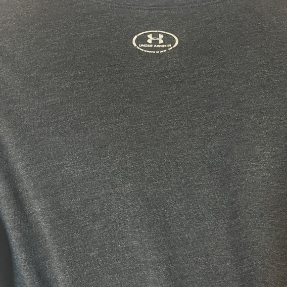 Under Armour Athletic T-Shirt‎ Girls Youth Large Loose Fit Heatgear V-Neck - Picture 6 of 6